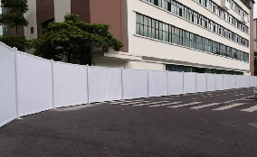 旭東施工圍擋廠家-PVC圍擋在安過程中有哪些特點？